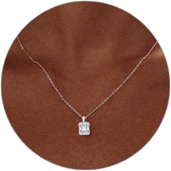 Collier Or avec Pendentif Diamant pour Femme, Délicat Collier Ras du Cou avec Pendentif CZ Plaqué Or 18K, Cadeaux Bijoux Esthétiques pour Noël Fête des Mères