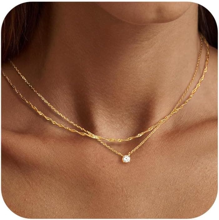 2Pcs Colliers Superposés pour Femmes, Collier Ras du cou Réglable en Plaqué Or 18K Chaîne en Or empilable avec Pendentif CZ Bijoux de Mode Cadeaux pour Pâques Saint Valentin