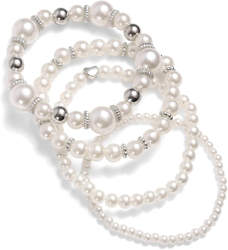 4pcs Bracelets Perles pour Femmes, Multicouche Blanc Perles Simulées Set de Bracelets Empilable Élastique Bijoux Mariage Délicats avec Charme Cœur pour Mariage Anniversaire